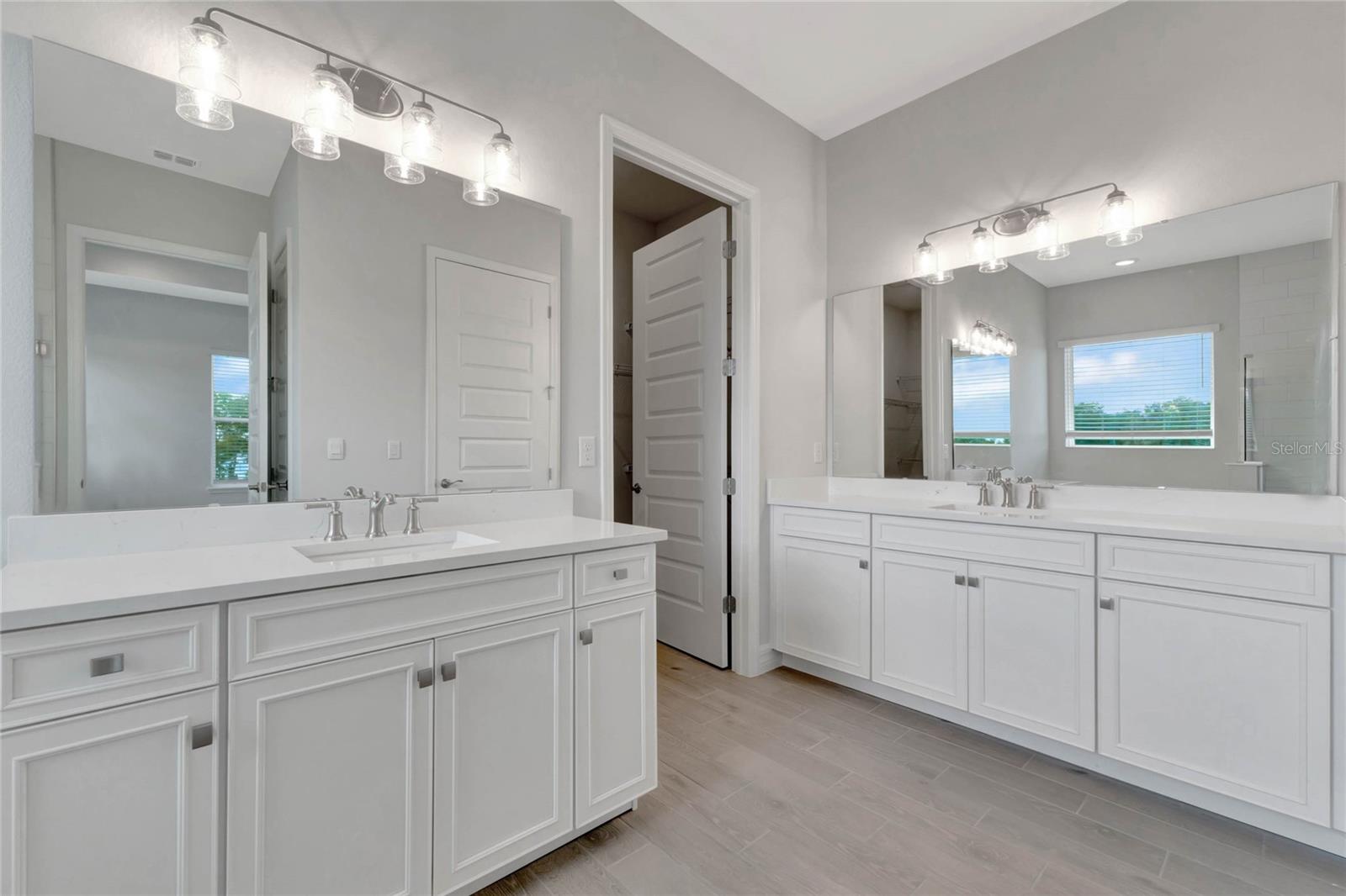 BUENA LAGO - Residential