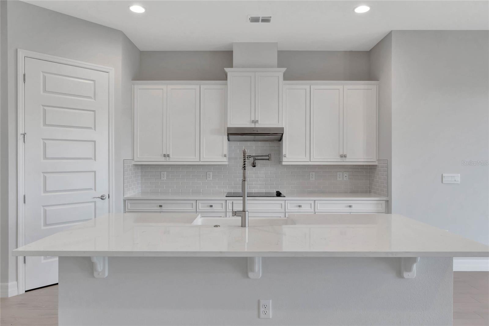 BUENA LAGO - Residential