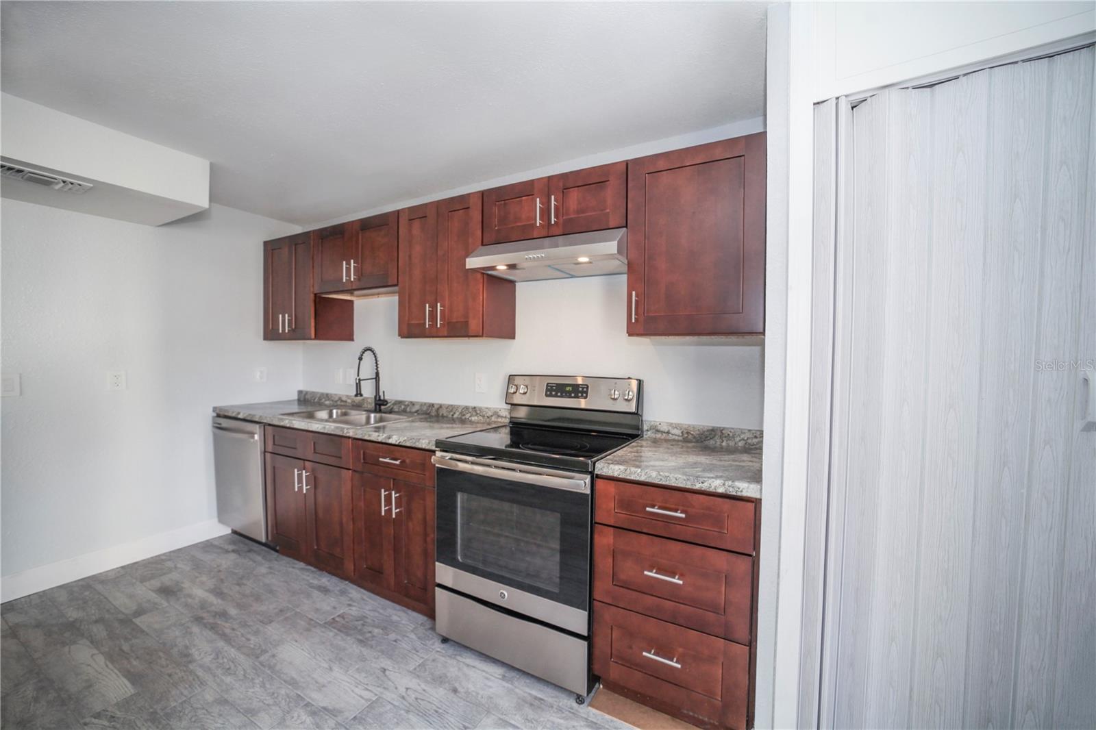 FAIRWAY OAKS - Residential