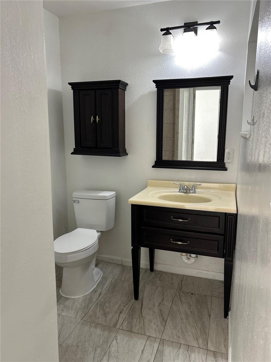 RIDGEWOOD ESTATES ADD 02 RESUB 01 - Residential Lease