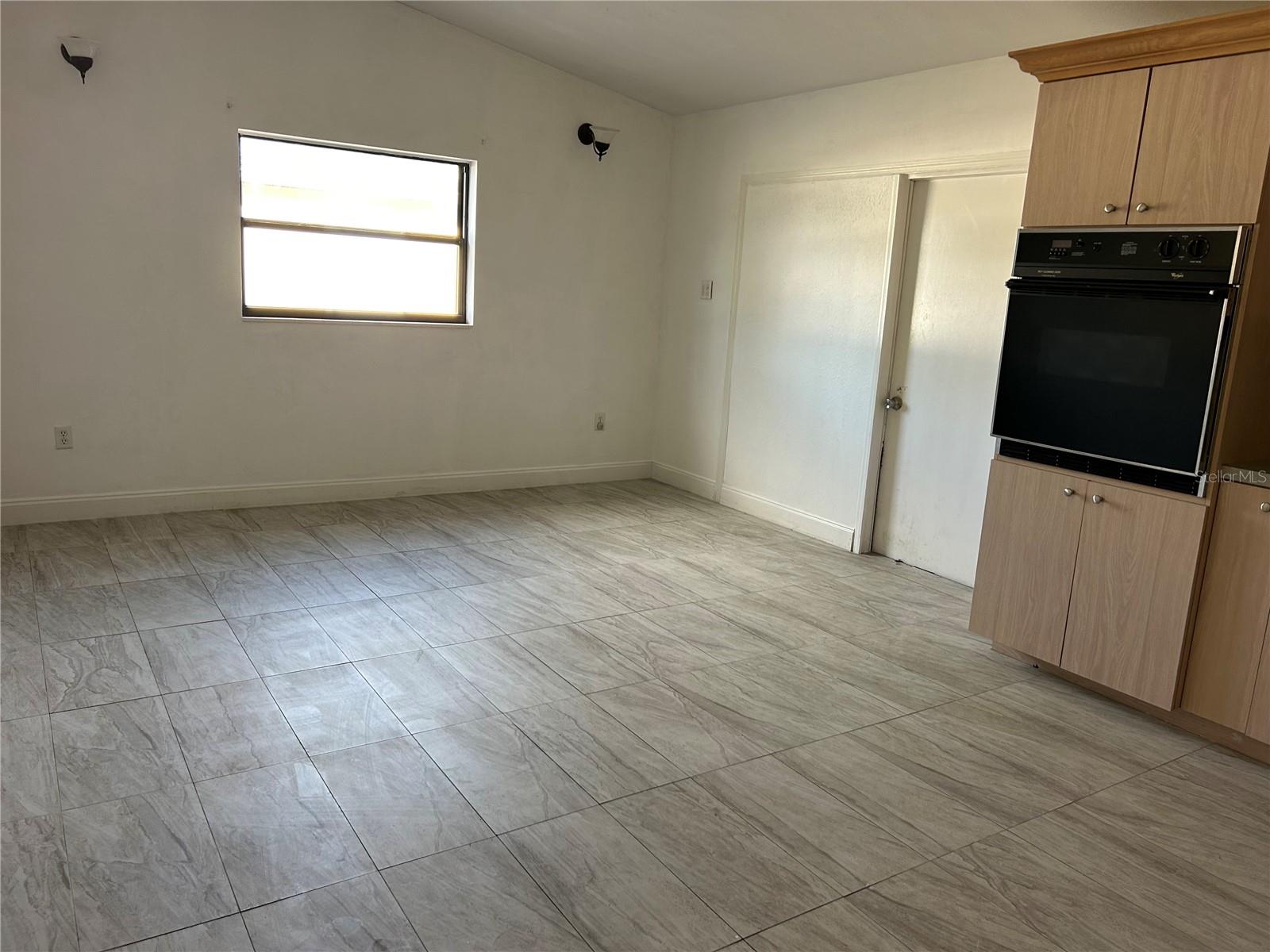 RIDGEWOOD ESTATES ADD 02 RESUB 01 - Residential Lease