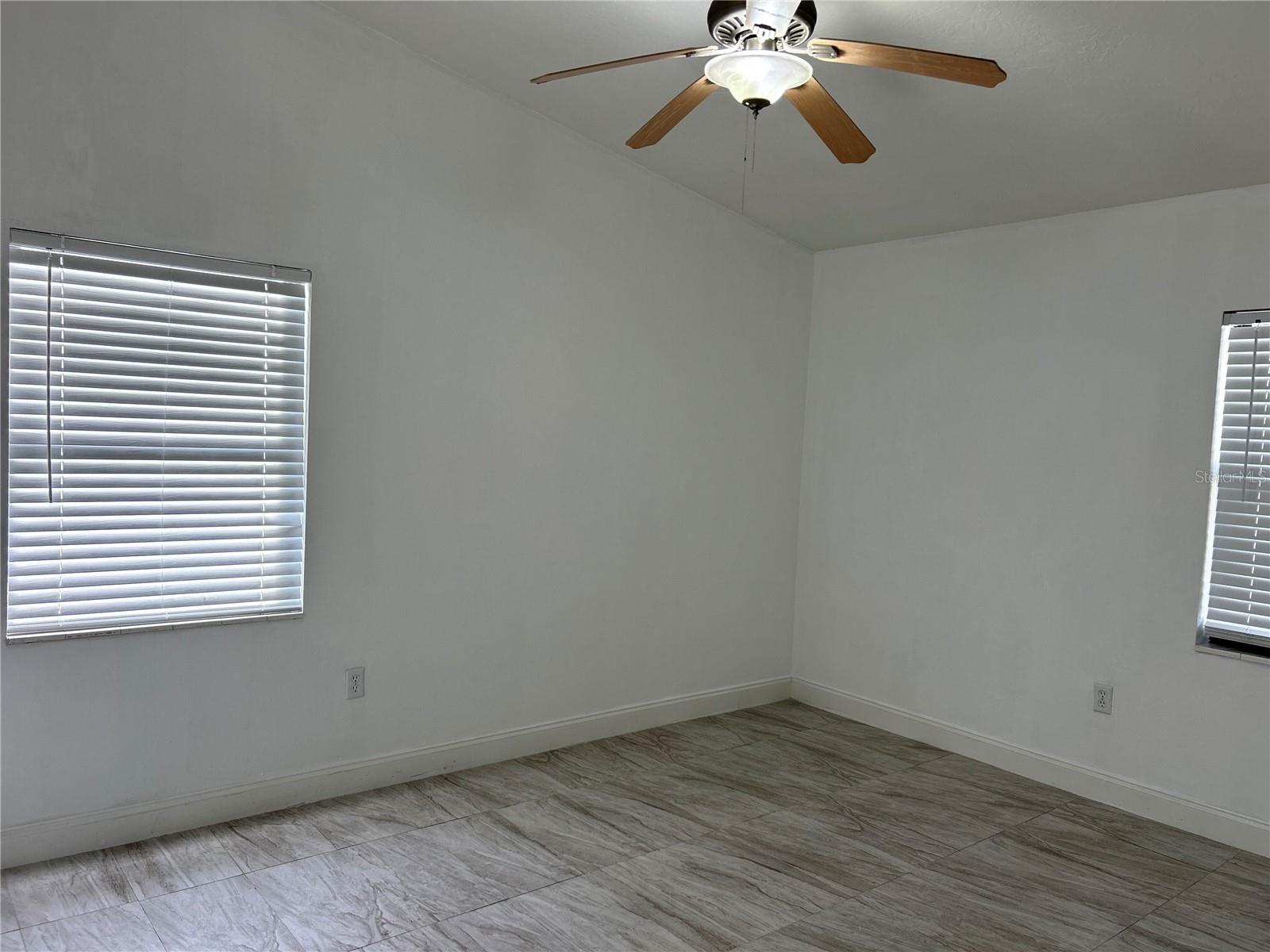 RIDGEWOOD ESTATES ADD 02 RESUB 01 - Residential Lease