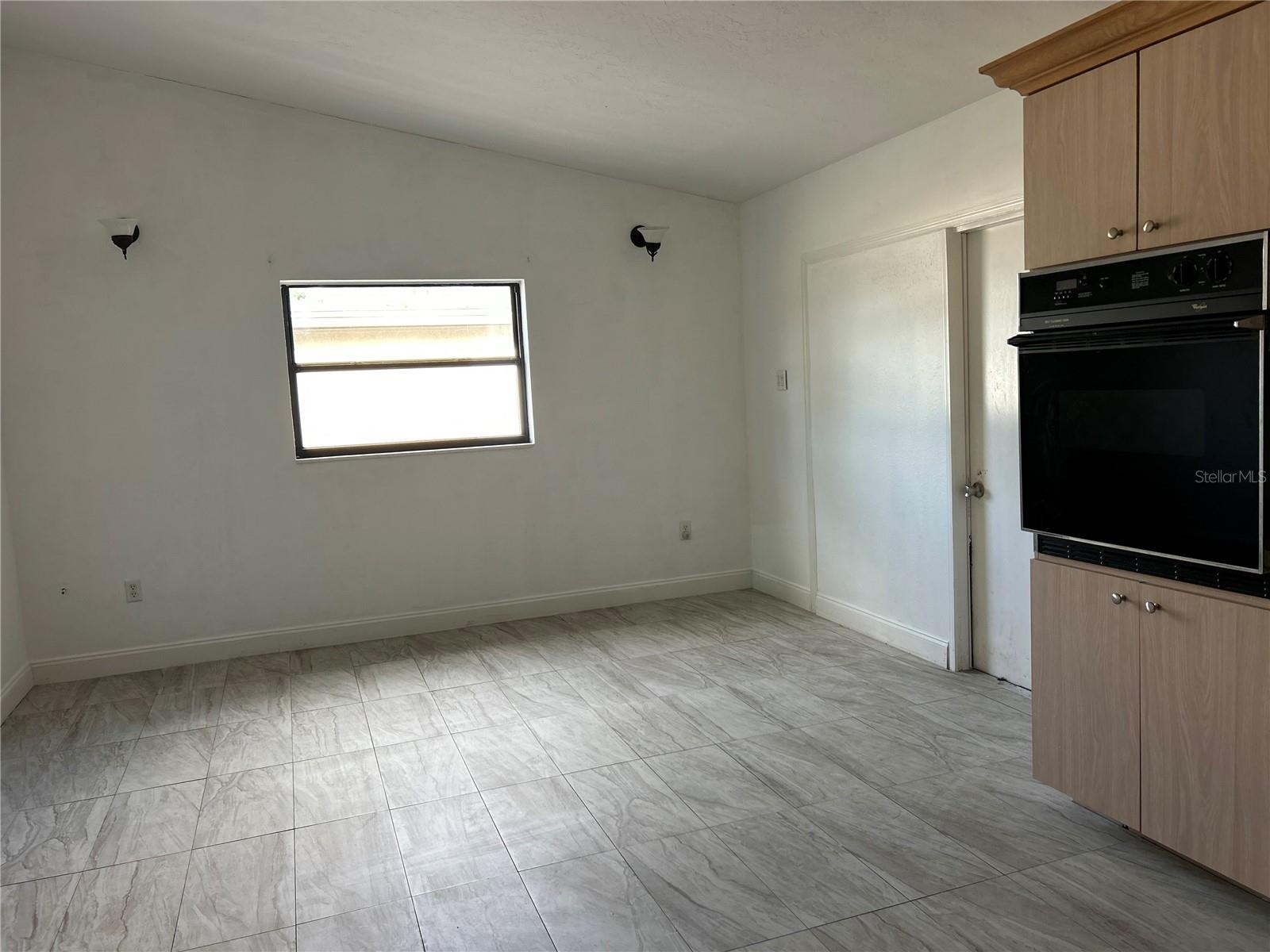 RIDGEWOOD ESTATES ADD 02 RESUB 01 - Residential Lease