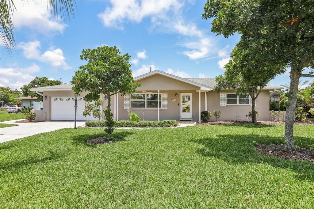 Photo of 11589 64th Terrace, Seminole, FL 33772 (MLS # TB8508133)