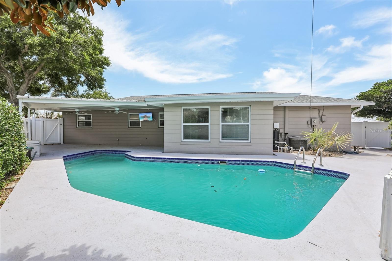 11589 64TH TERRACE