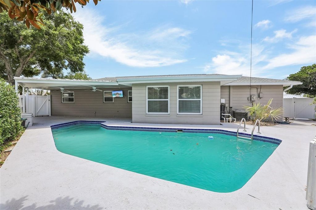 Photo of 11589 64th Terrace, Seminole, FL 33772 (MLS # TB8508133)