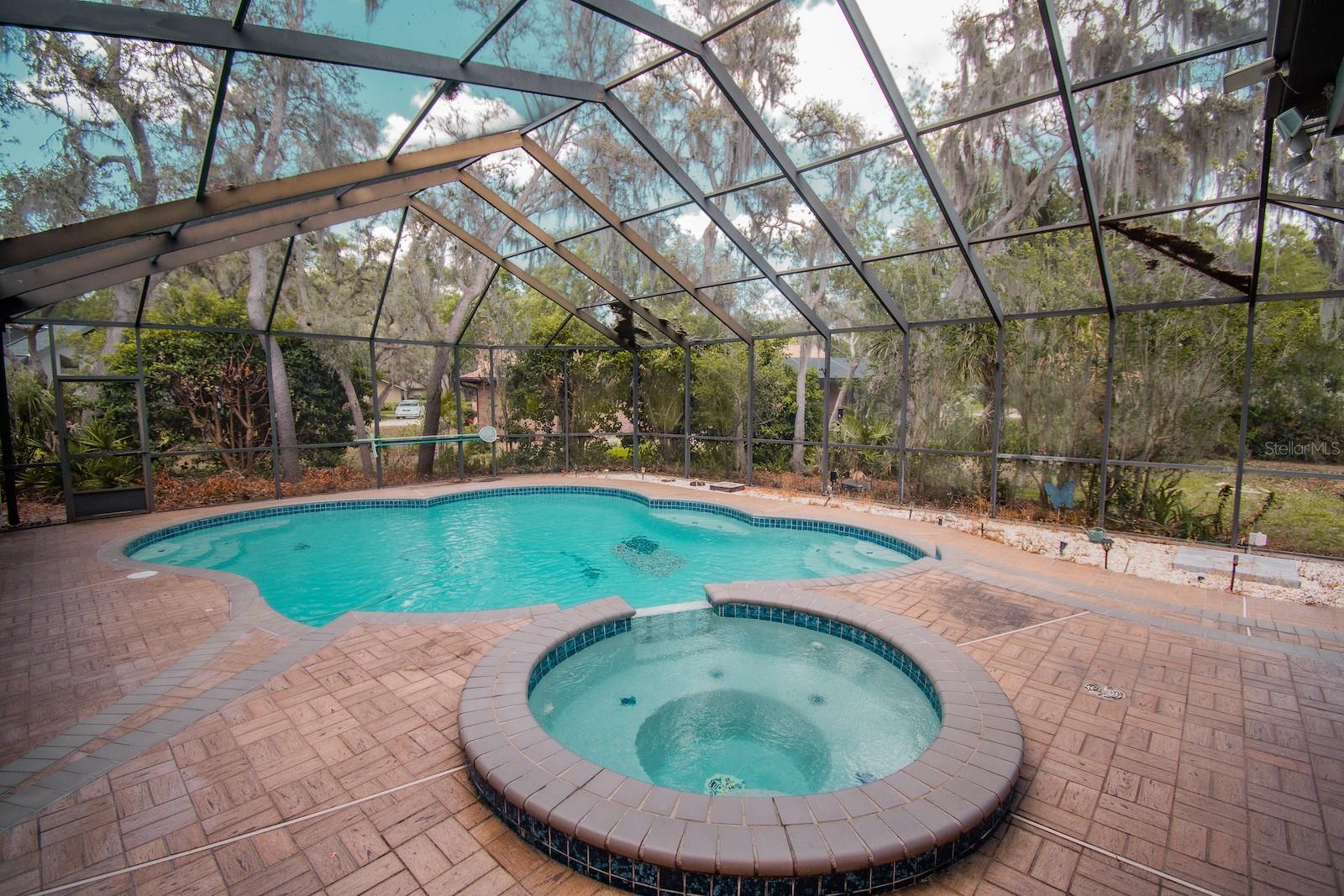 2910 PINE CLUB DRIVE
