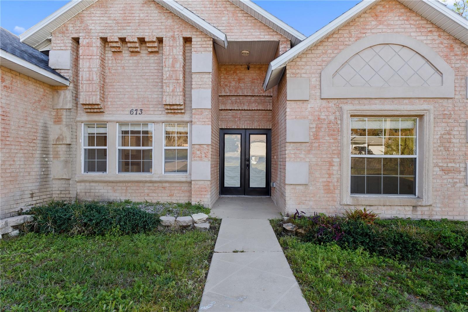 673 LELAND DRIVE