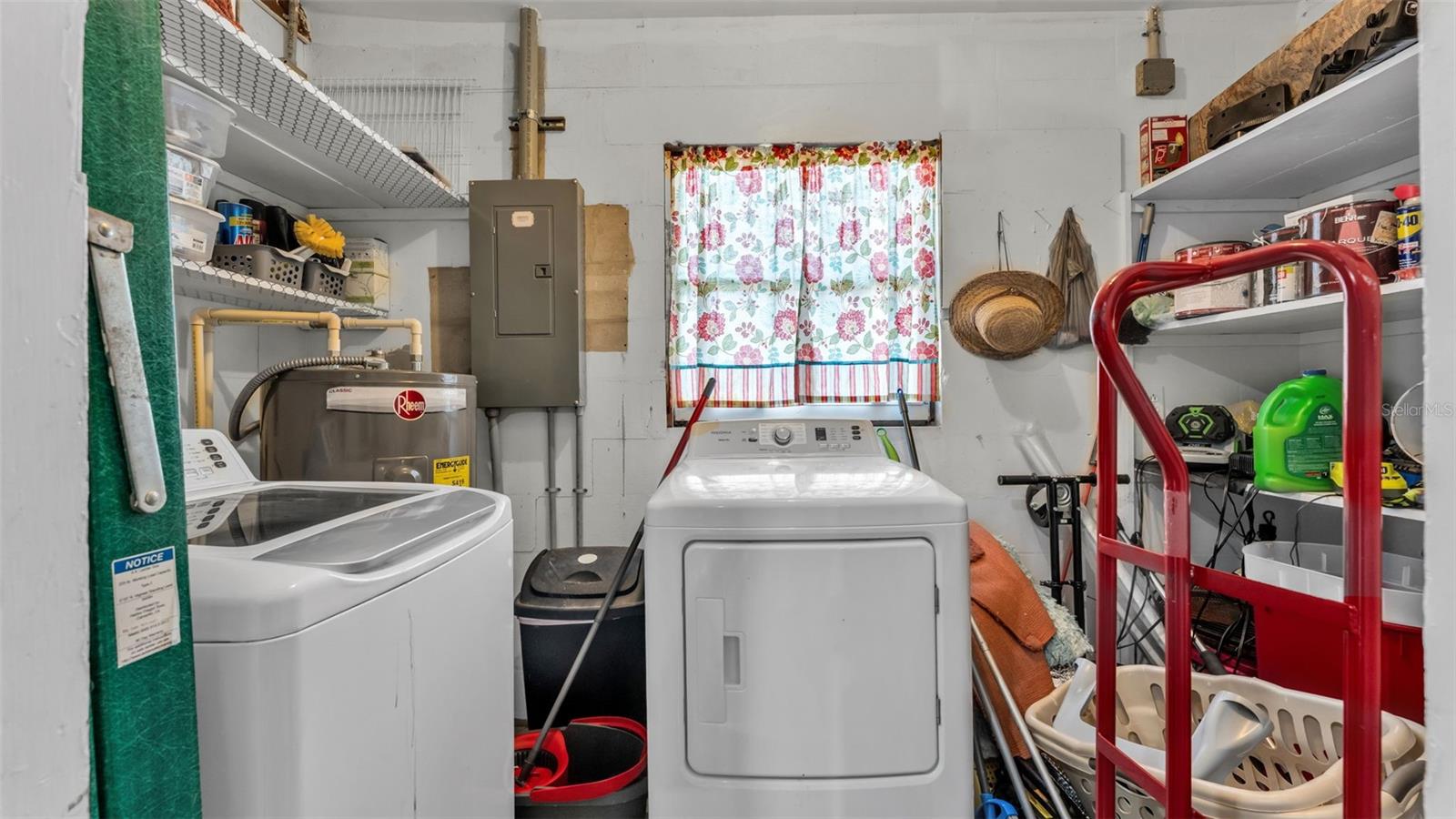 TEMPLE GROVE TERRACE - Residential