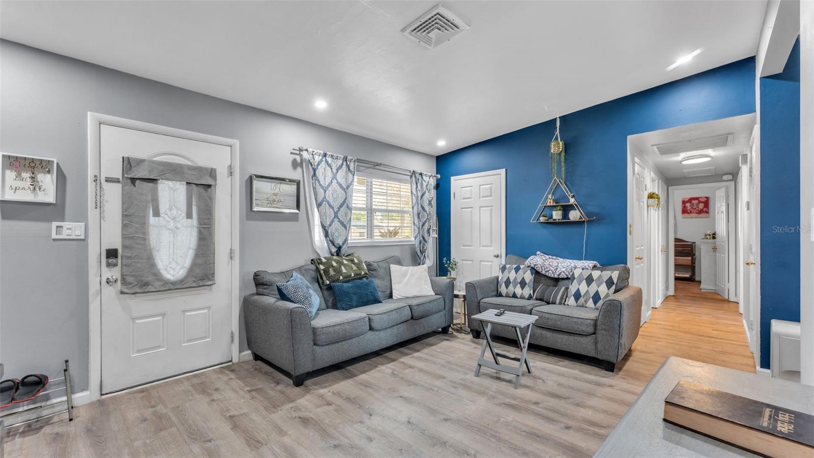 TEMPLE GROVE TERRACE - Residential