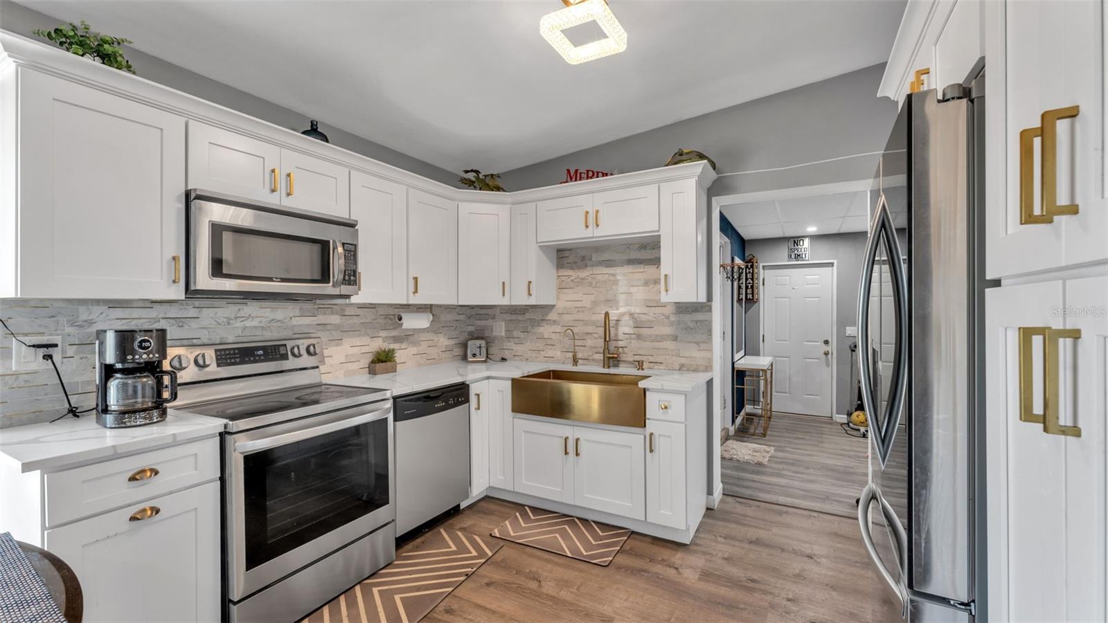 TEMPLE GROVE TERRACE - Residential