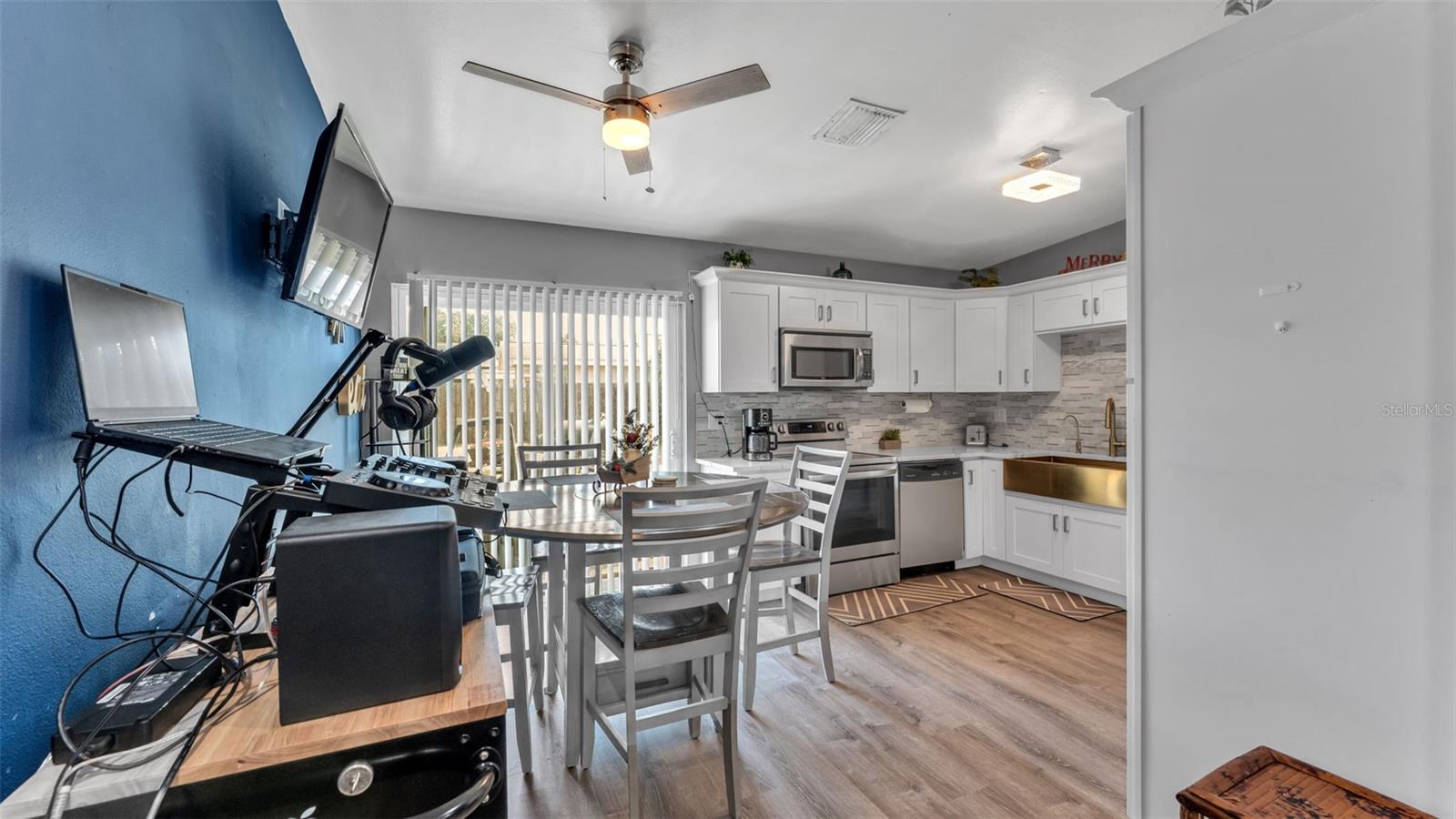 TEMPLE GROVE TERRACE - Residential