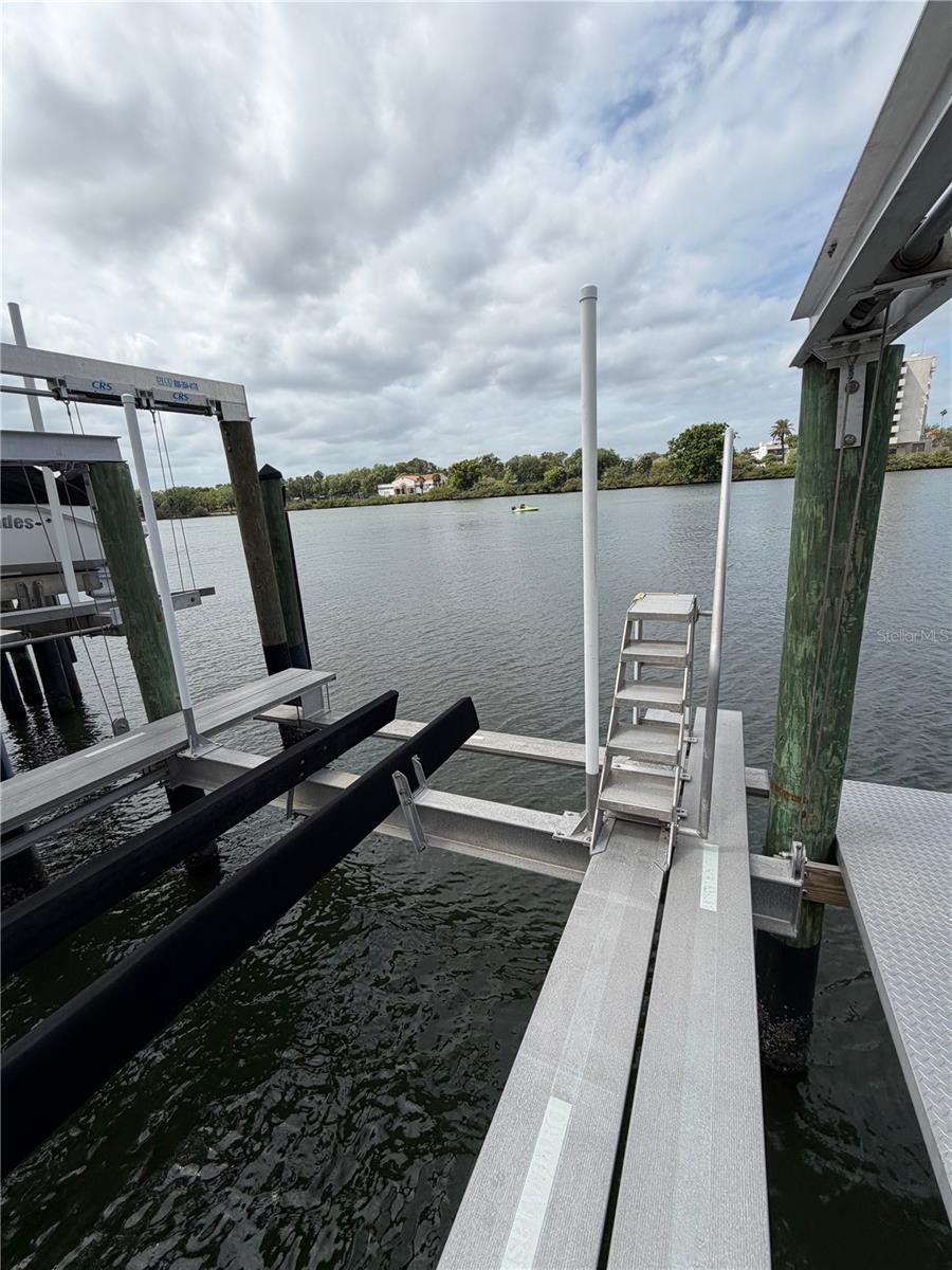 HARBOR ISLAND MARINA PH 1 - Residential