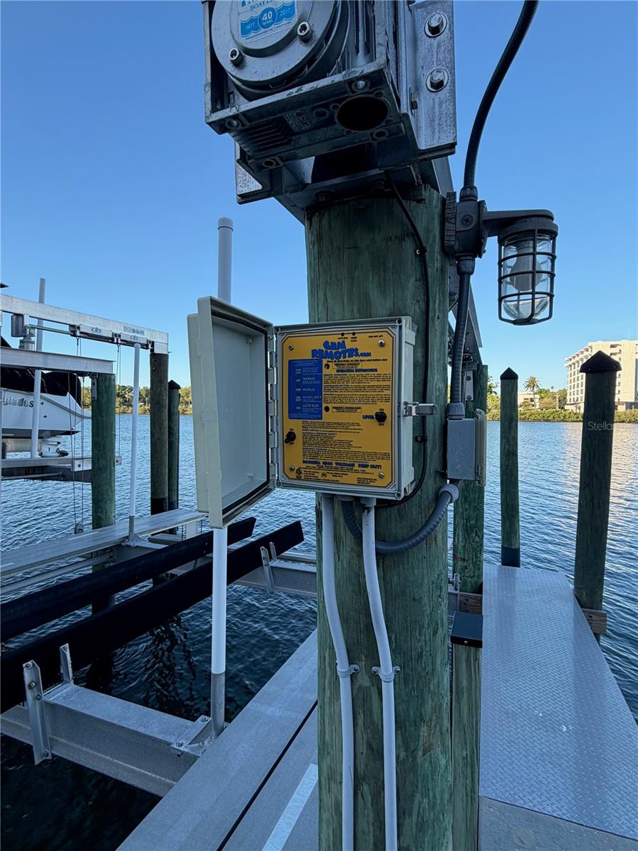 HARBOR ISLAND MARINA PH 1 - Residential