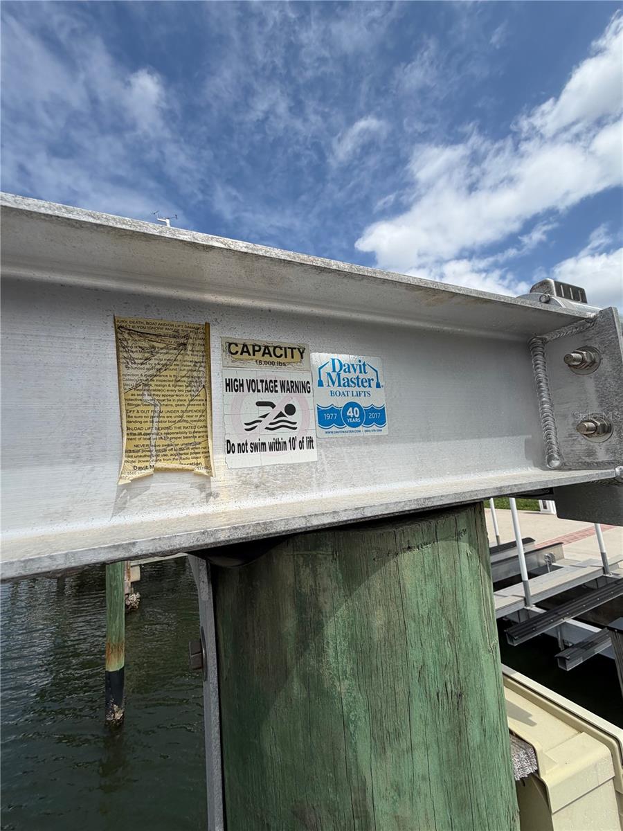 HARBOR ISLAND MARINA PH 1 - Residential