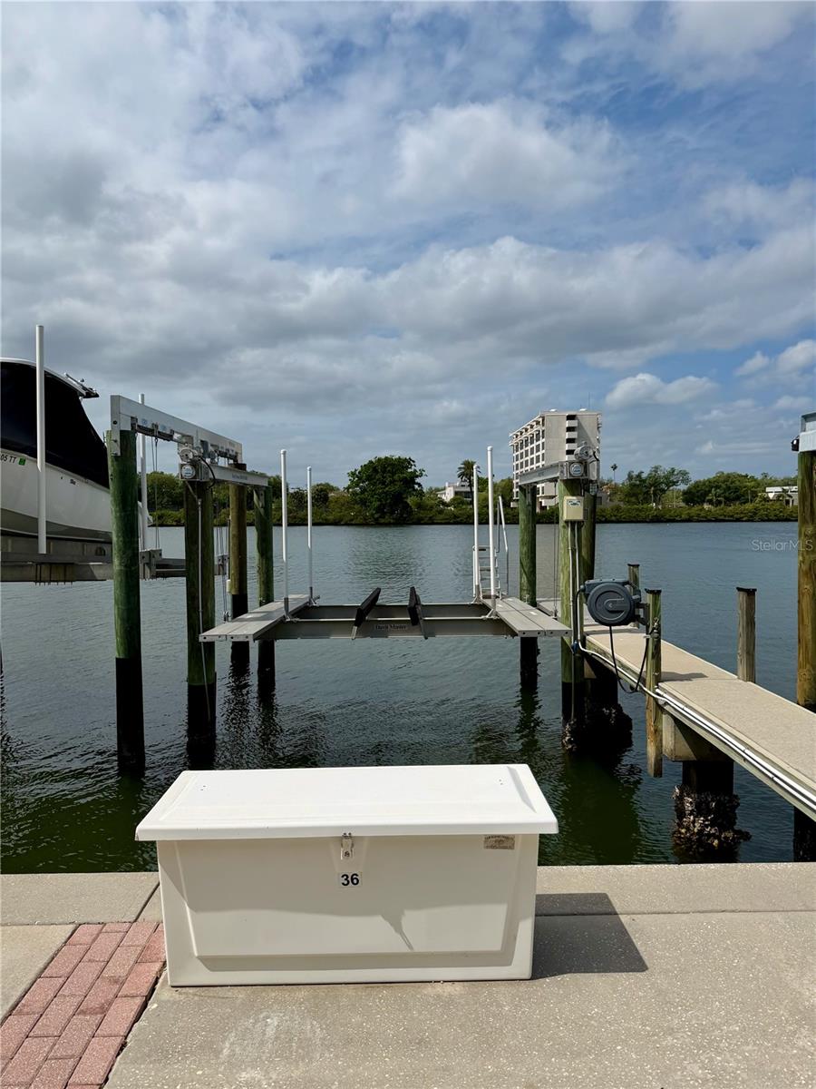 HARBOR ISLAND MARINA PH 1 - Residential