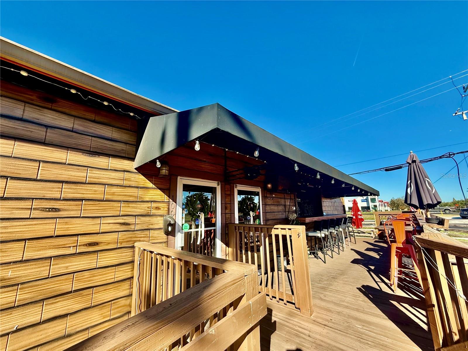 MUNSONS SUB W B - Commercial Sale