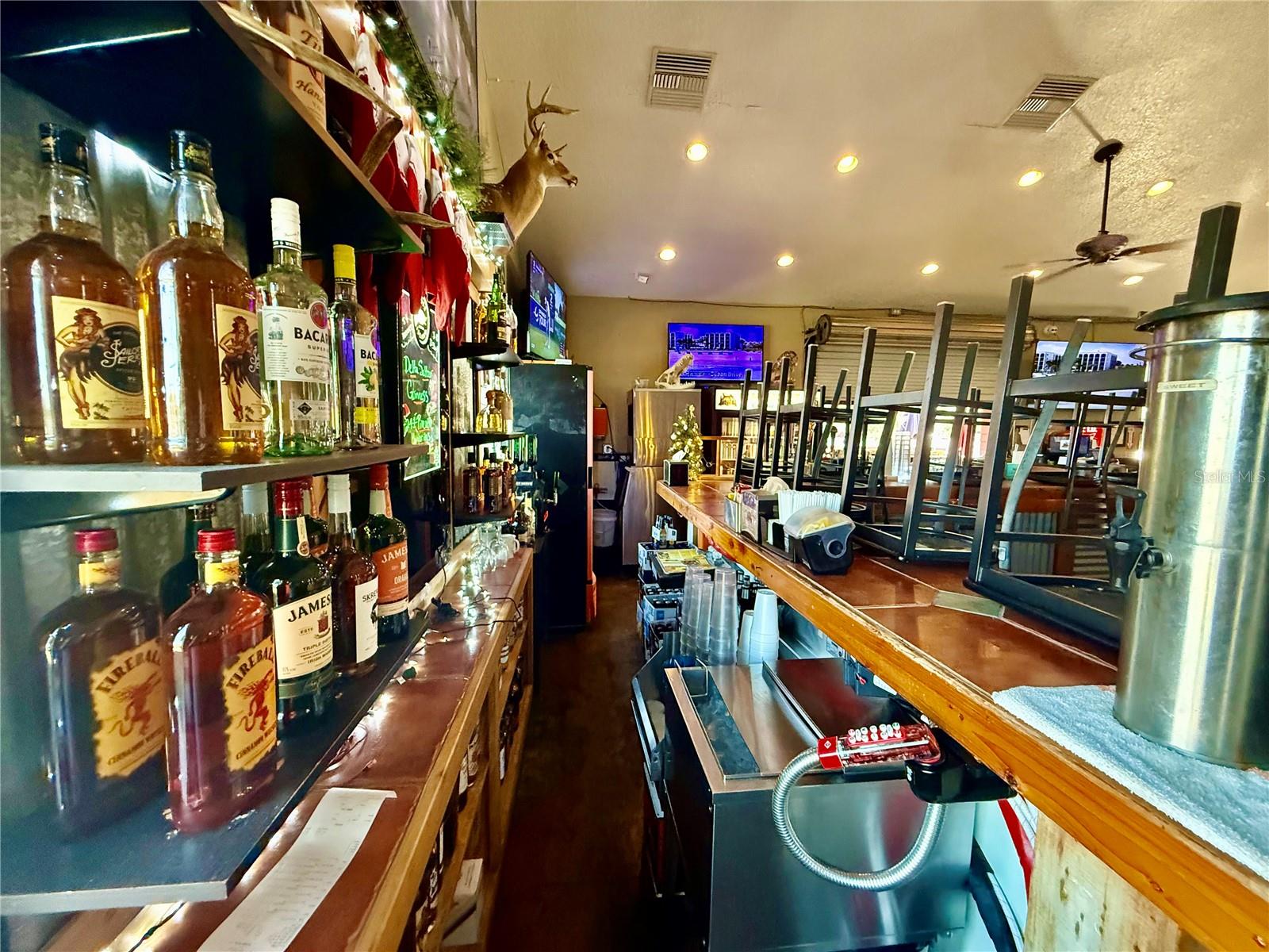 MUNSONS SUB W B - Commercial Sale