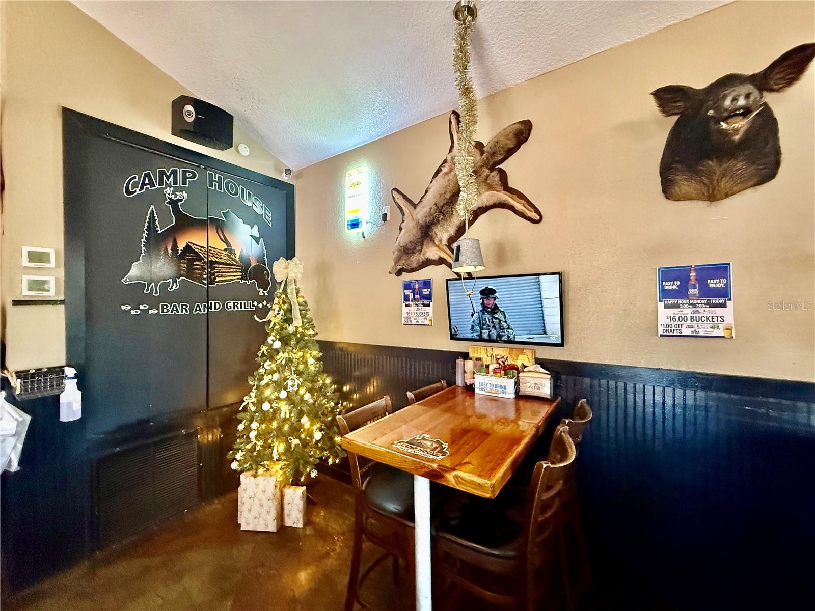 MUNSONS SUB W B - Commercial Sale