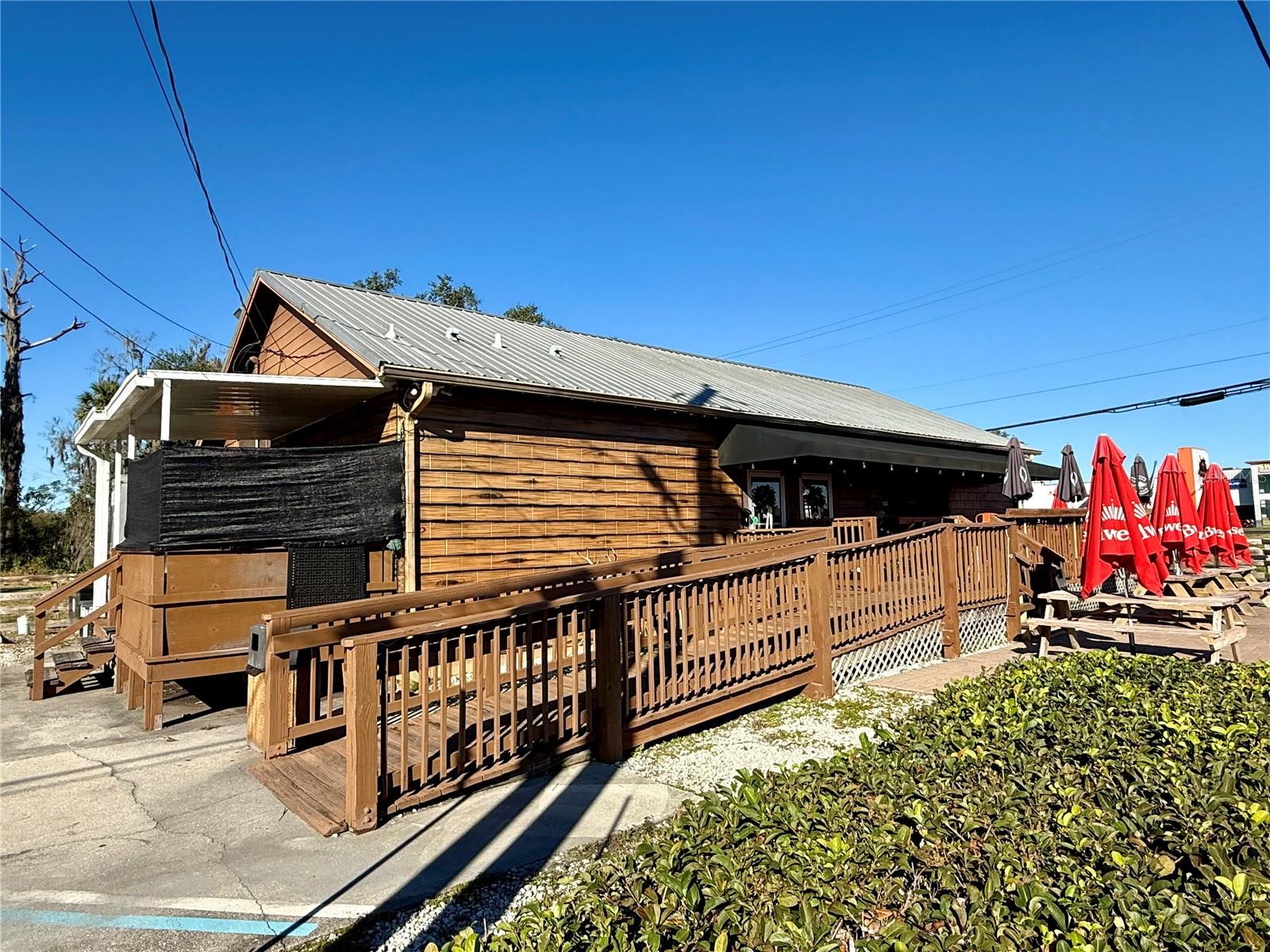 MUNSONS SUB W B - Commercial Sale