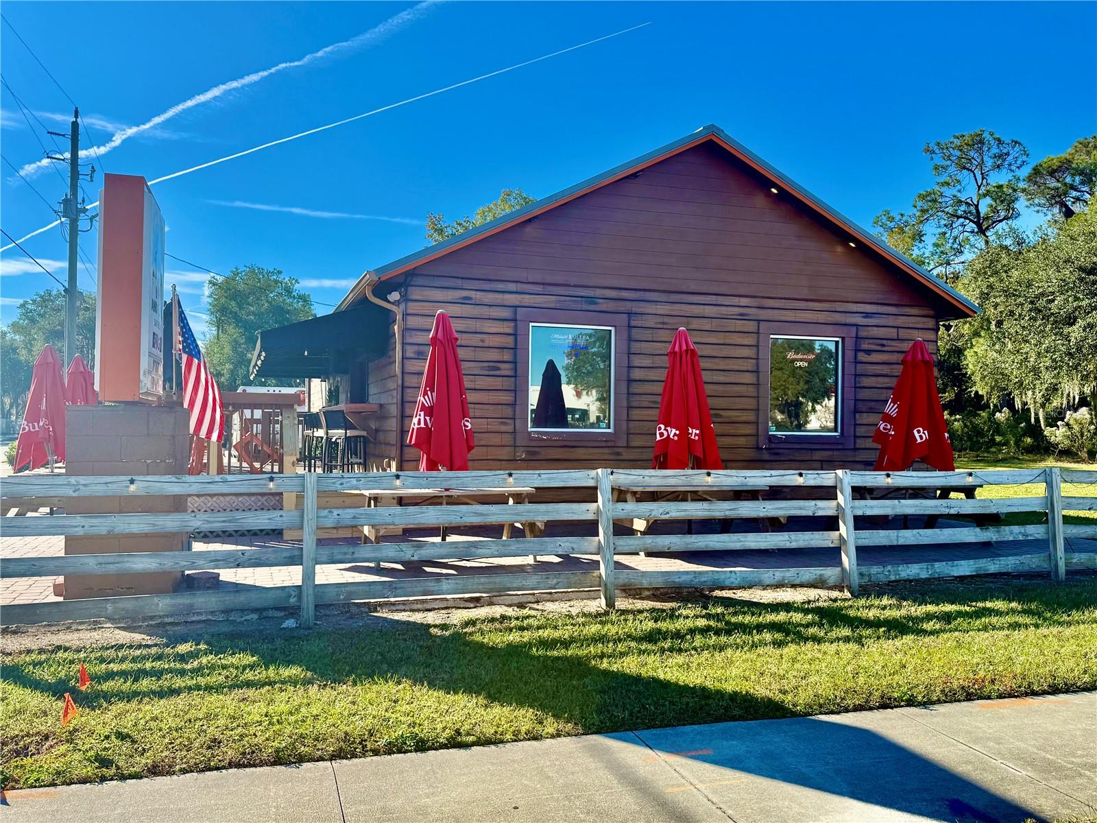 MUNSONS SUB W B - Commercial Sale