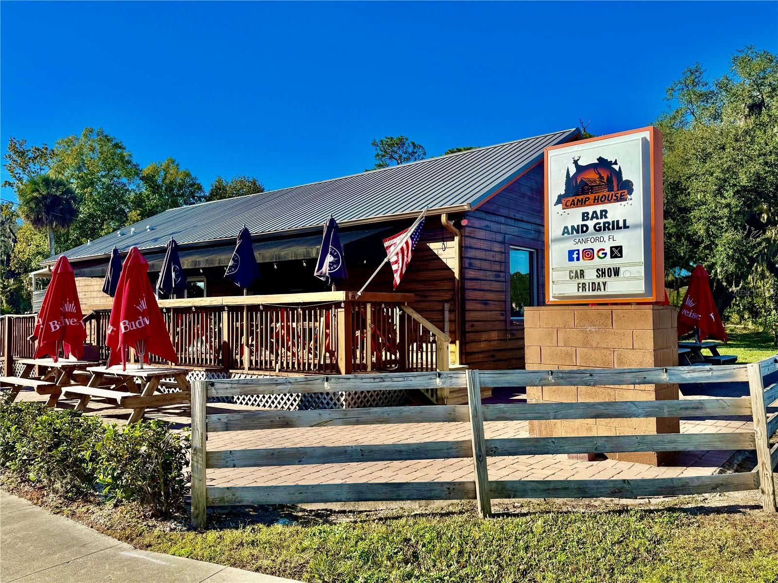 MUNSONS SUB W B - Commercial Sale