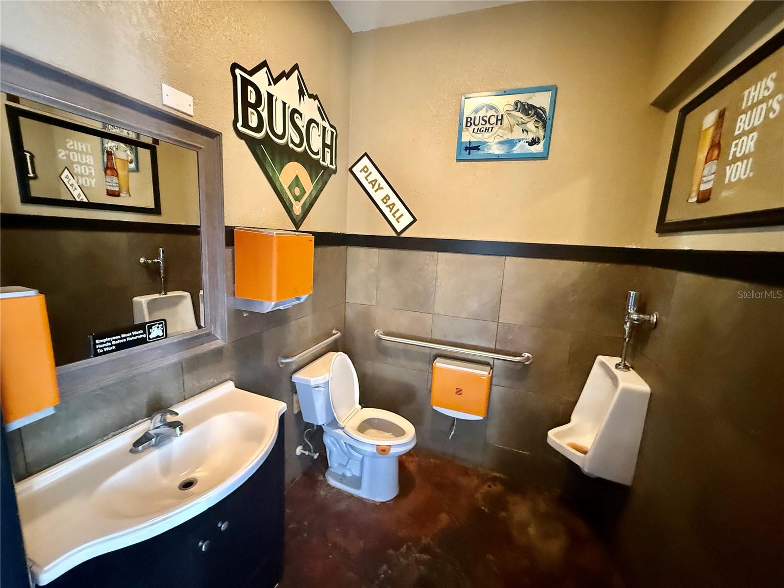 MUNSONS SUB W B - Commercial Sale