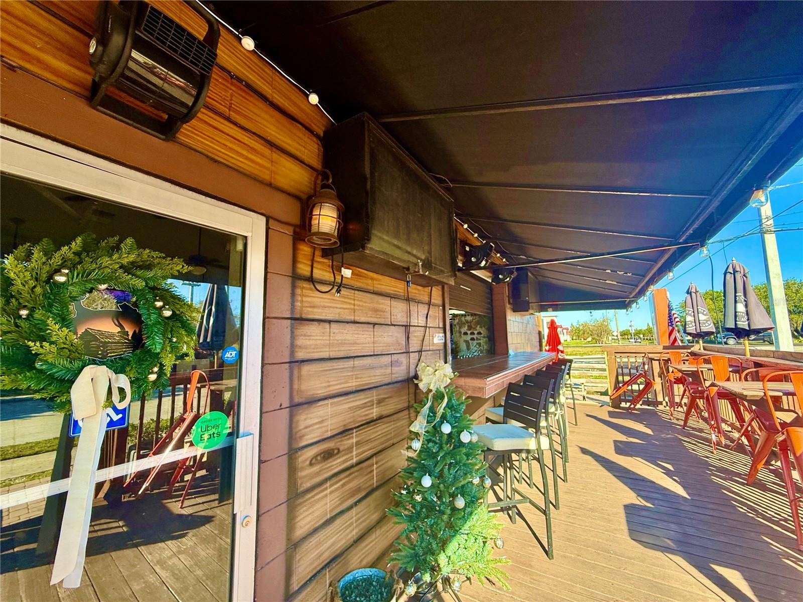 MUNSONS SUB W B - Commercial Sale