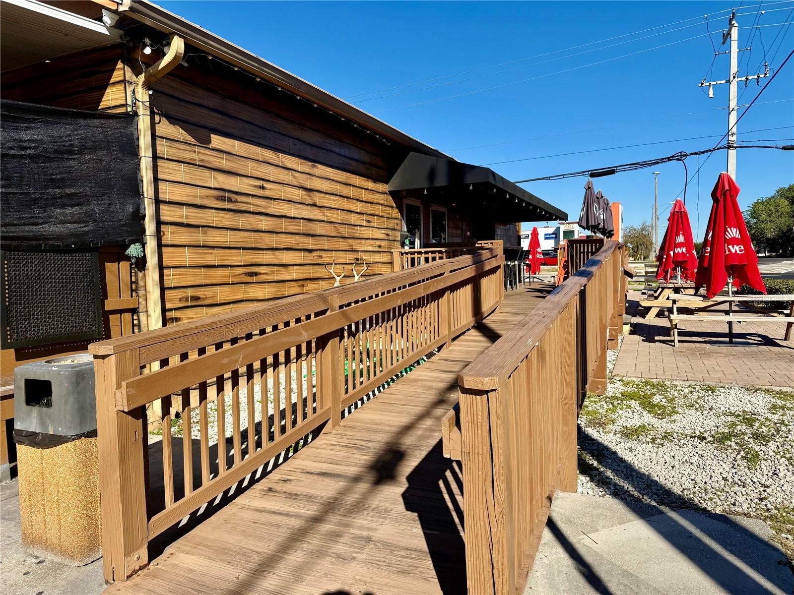 MUNSONS SUB W B - Commercial Sale