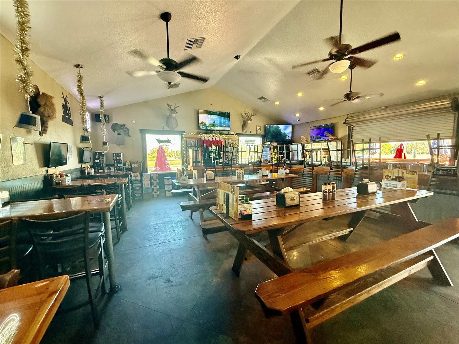 MUNSONS SUB W B - Commercial Sale