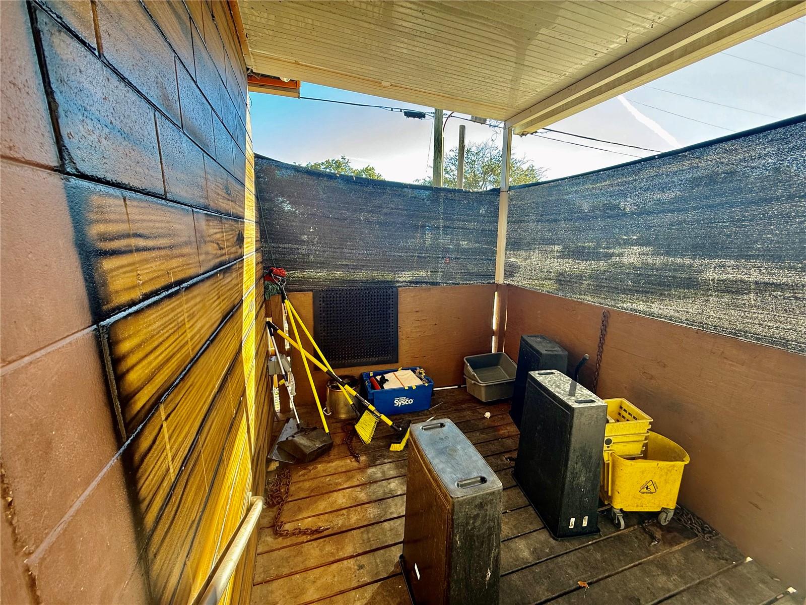 MUNSONS SUB W B - Commercial Sale