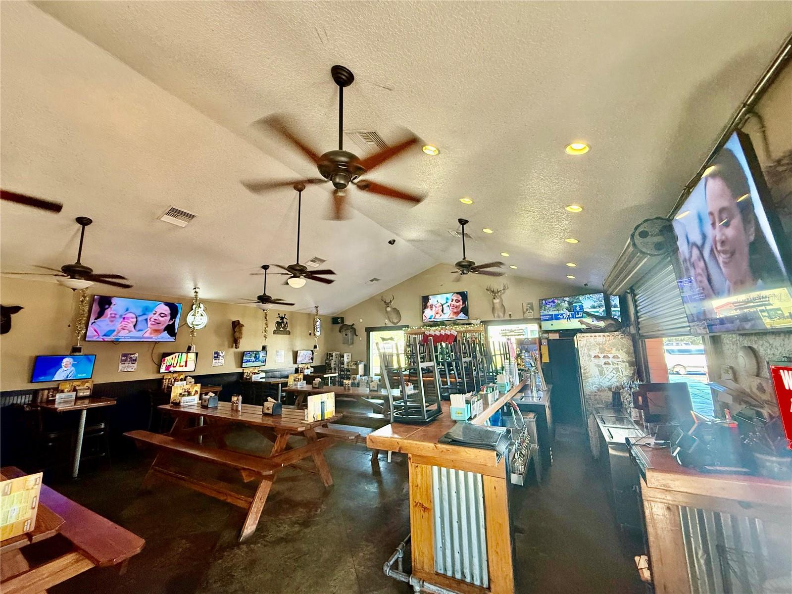 MUNSONS SUB W B - Commercial Sale