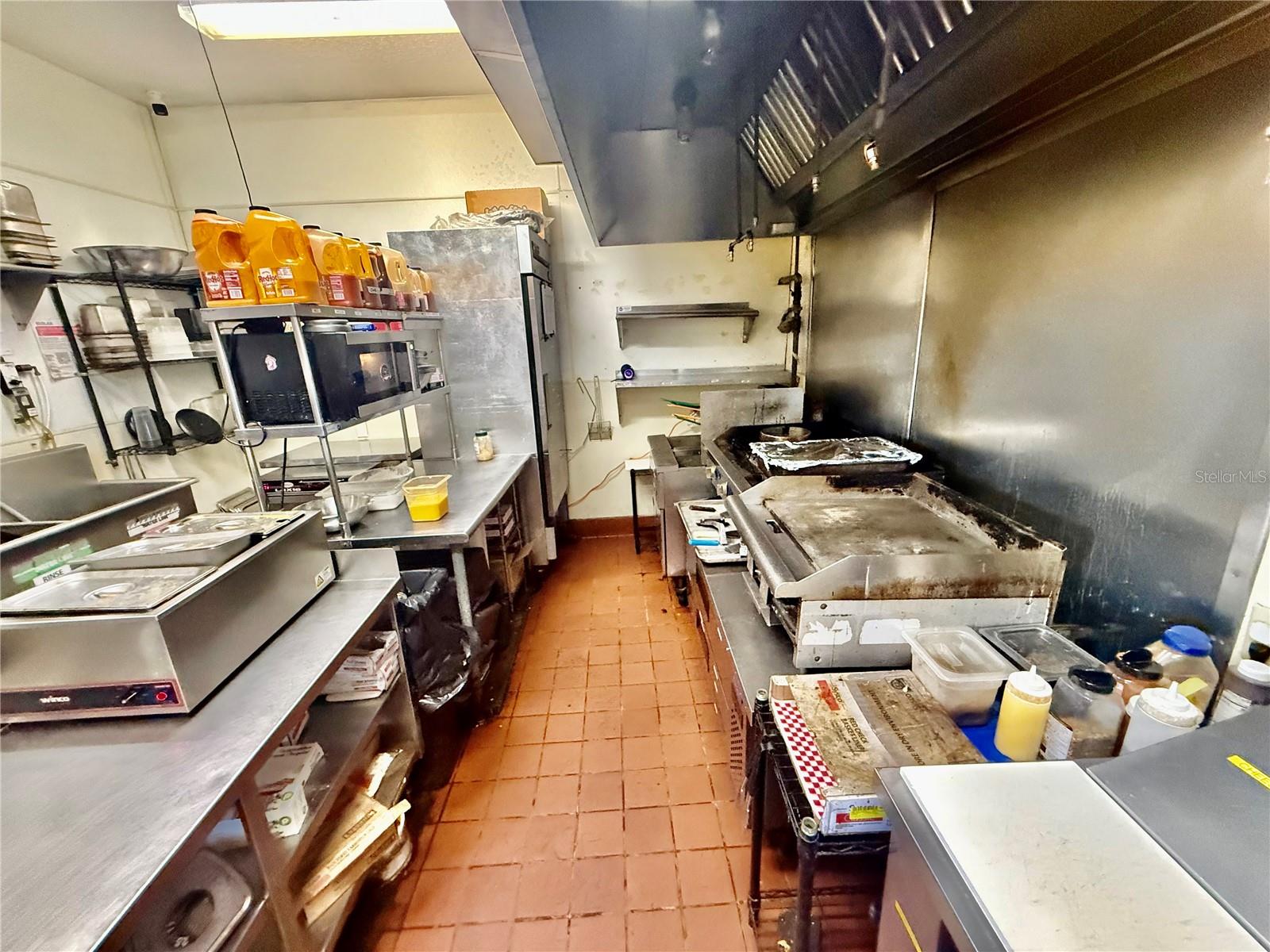 MUNSONS SUB W B - Commercial Sale