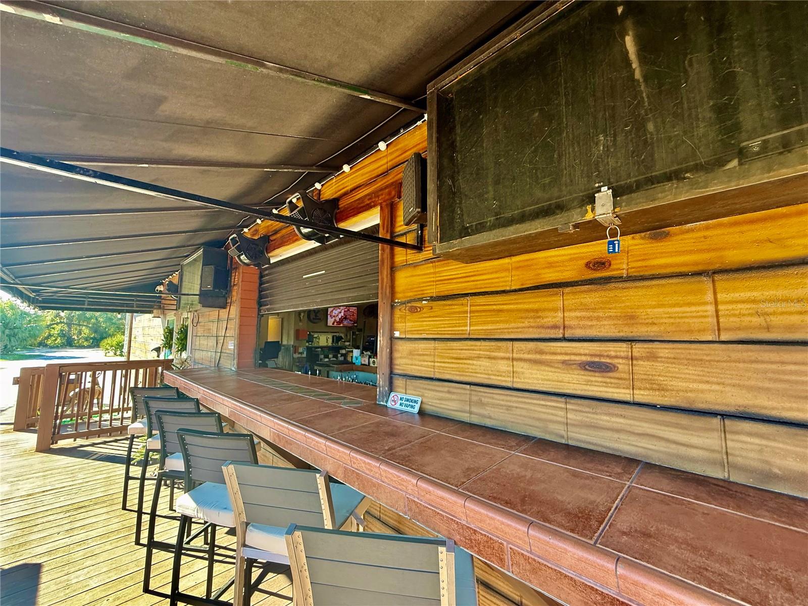 MUNSONS SUB W B - Commercial Sale