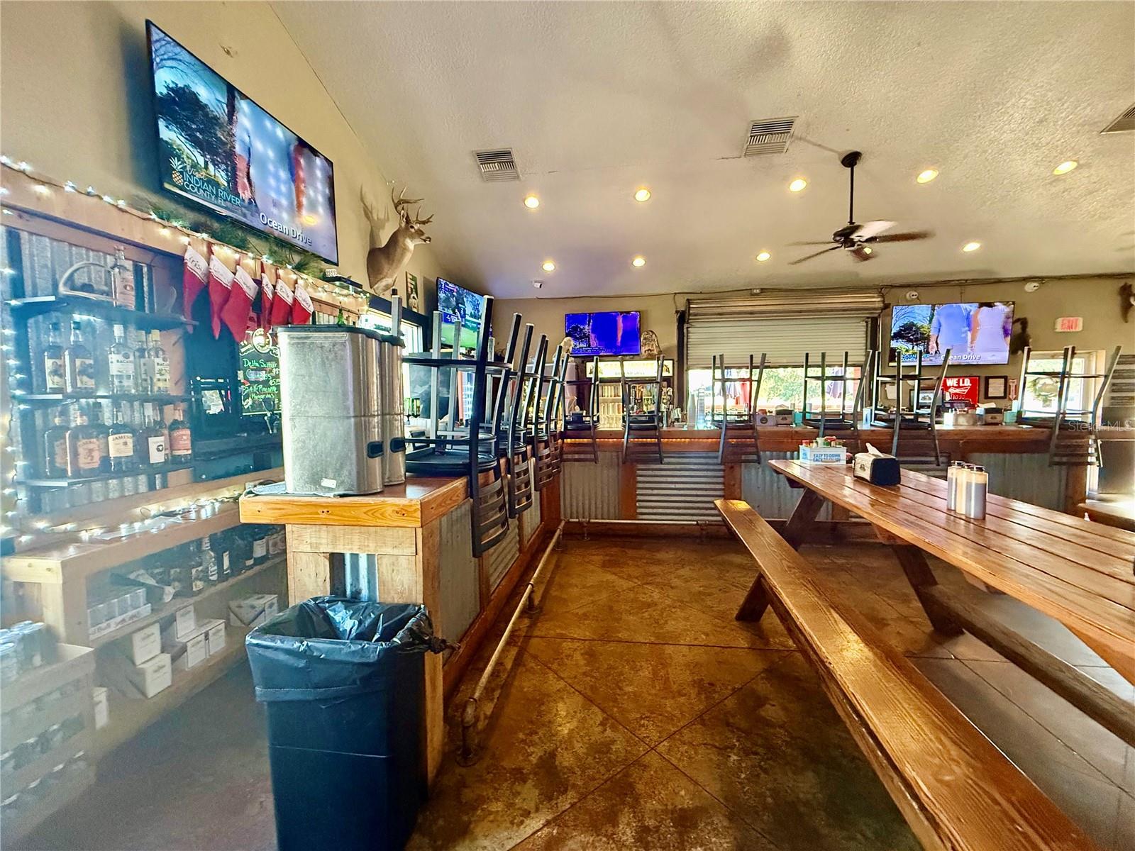 MUNSONS SUB W B - Commercial Sale