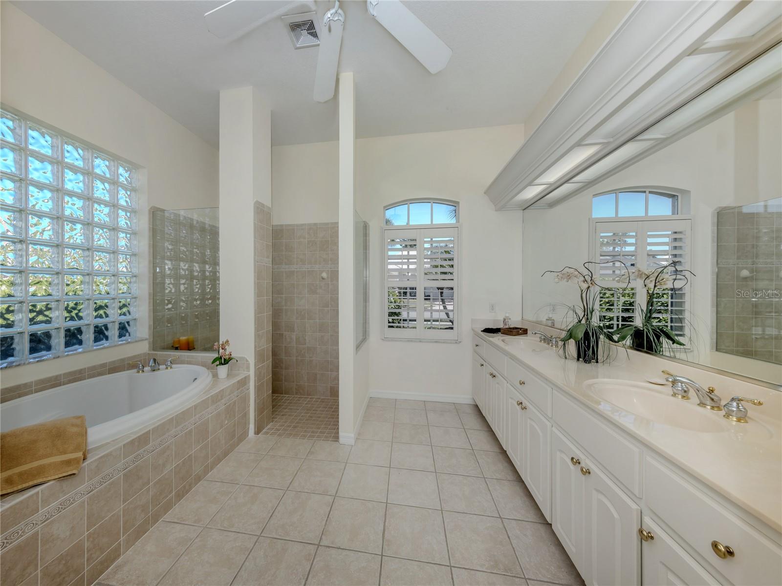 SAWGRASS - Residential