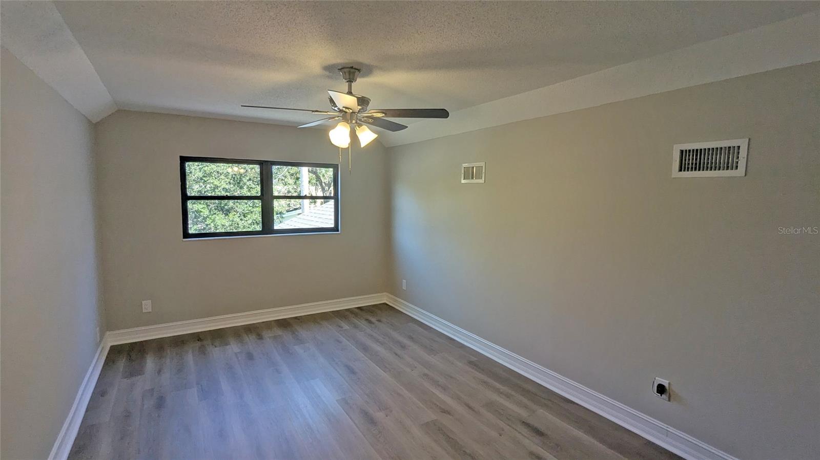SHERWOOD ESTATES - Residential