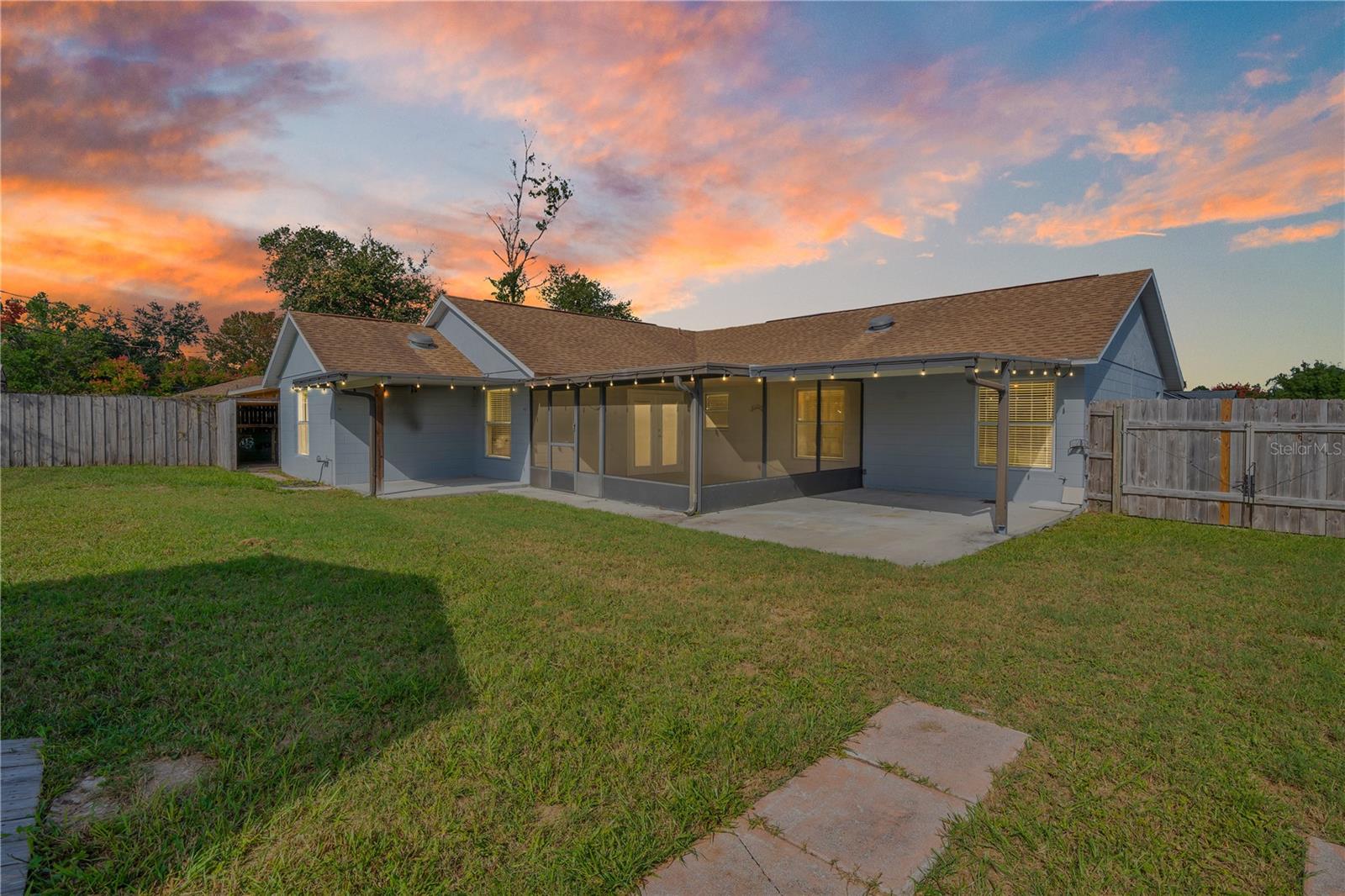 DELTONA LAKES - Residential