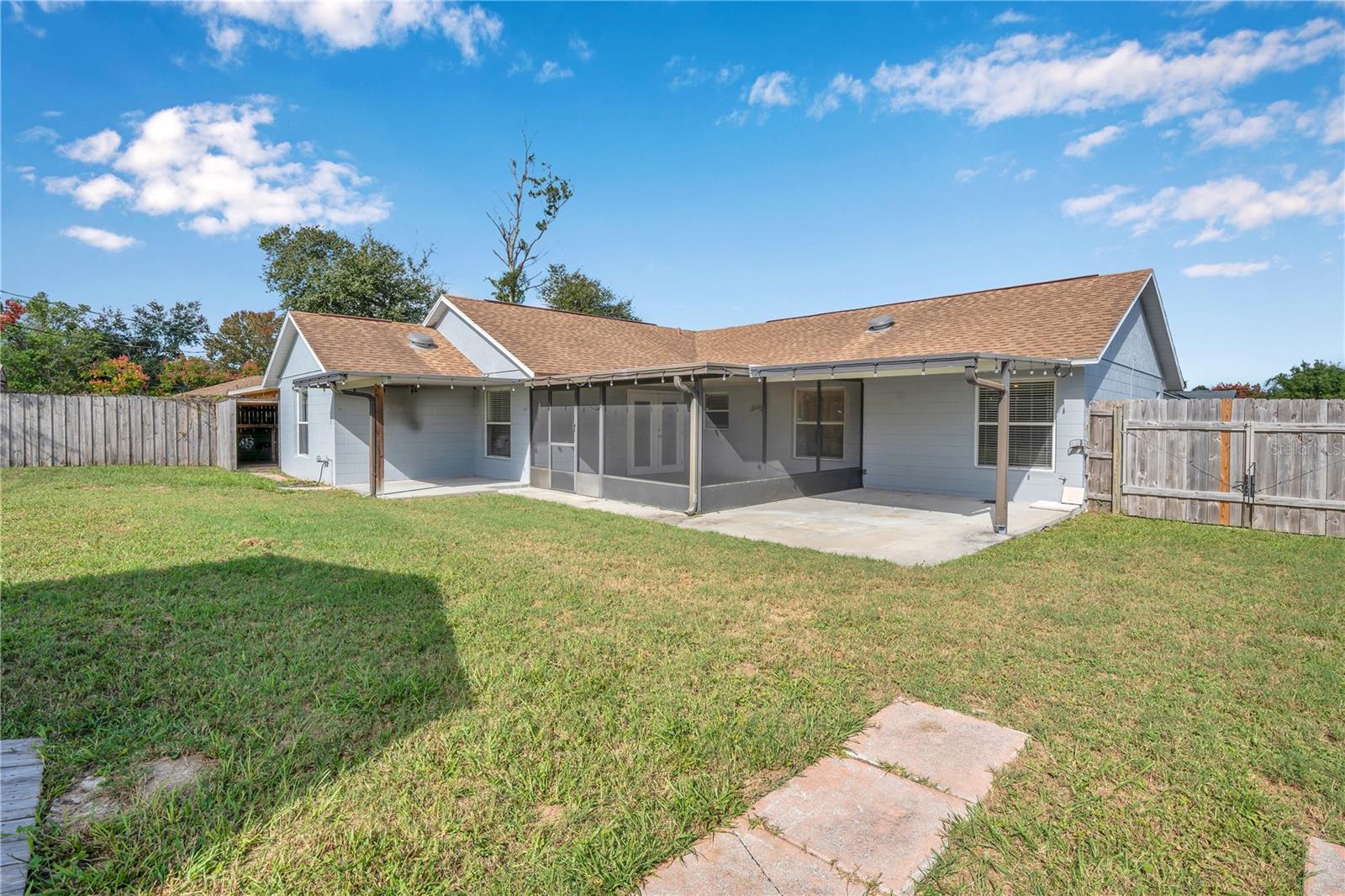 DELTONA LAKES - Residential