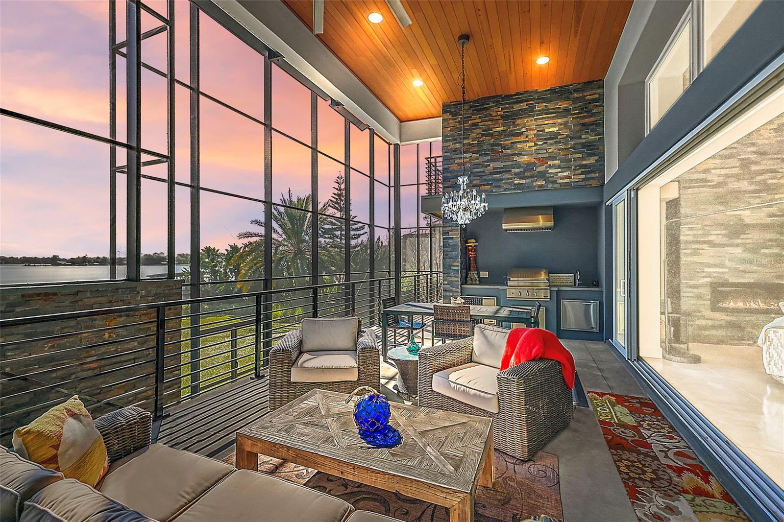 1535 SUNSET CIRCLE