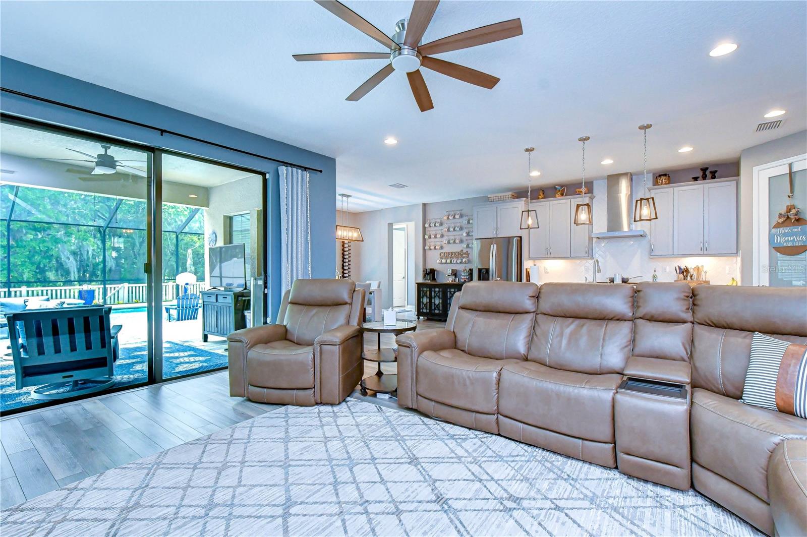 HAWKSTONE - Residential