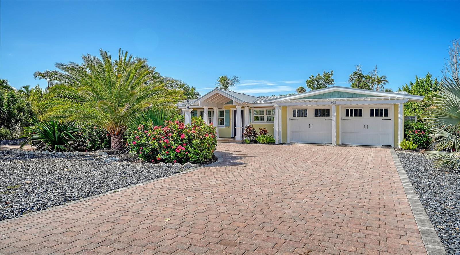 602 BUTTONWOOD DRIVE