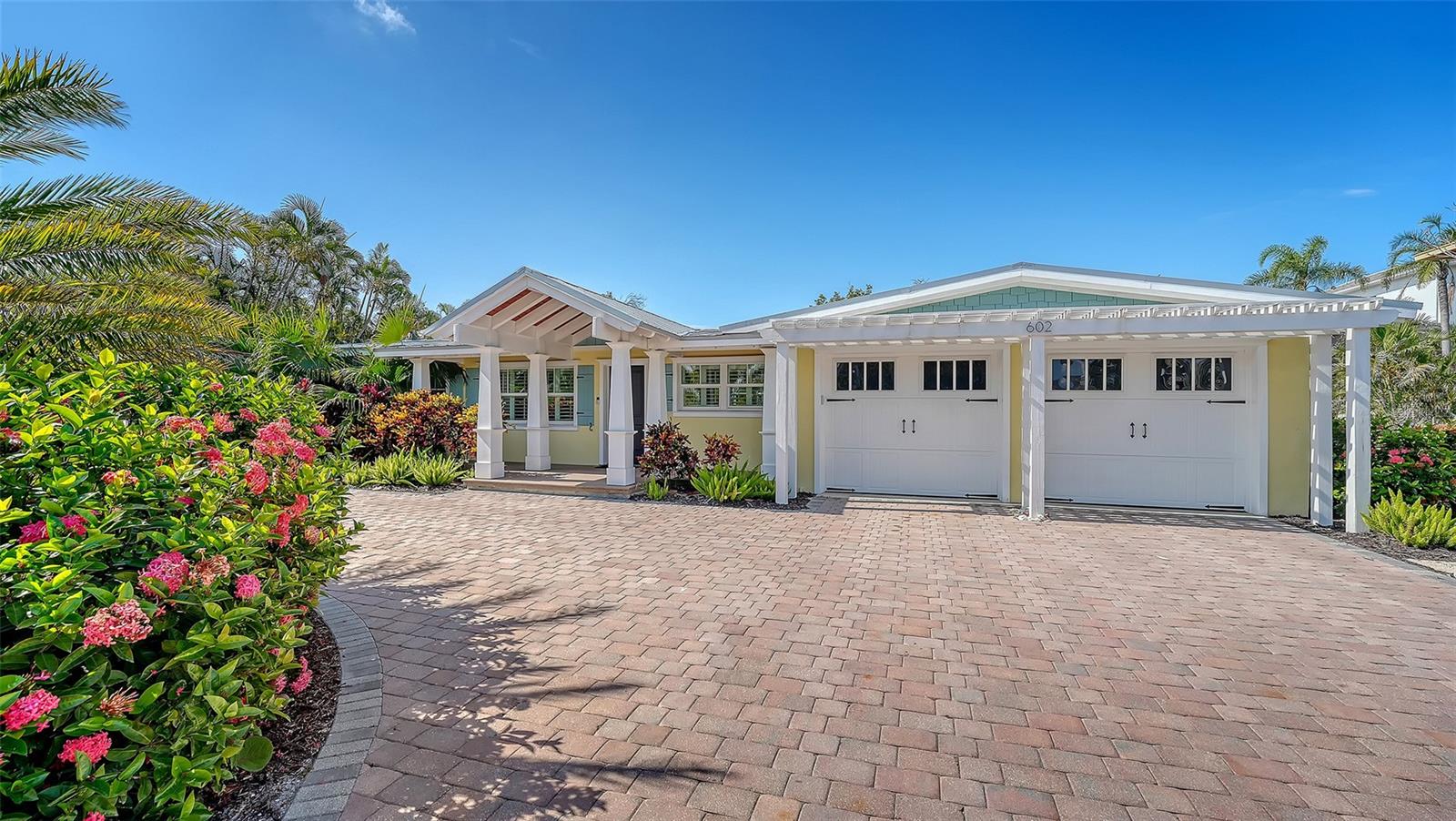 602 BUTTONWOOD DRIVE