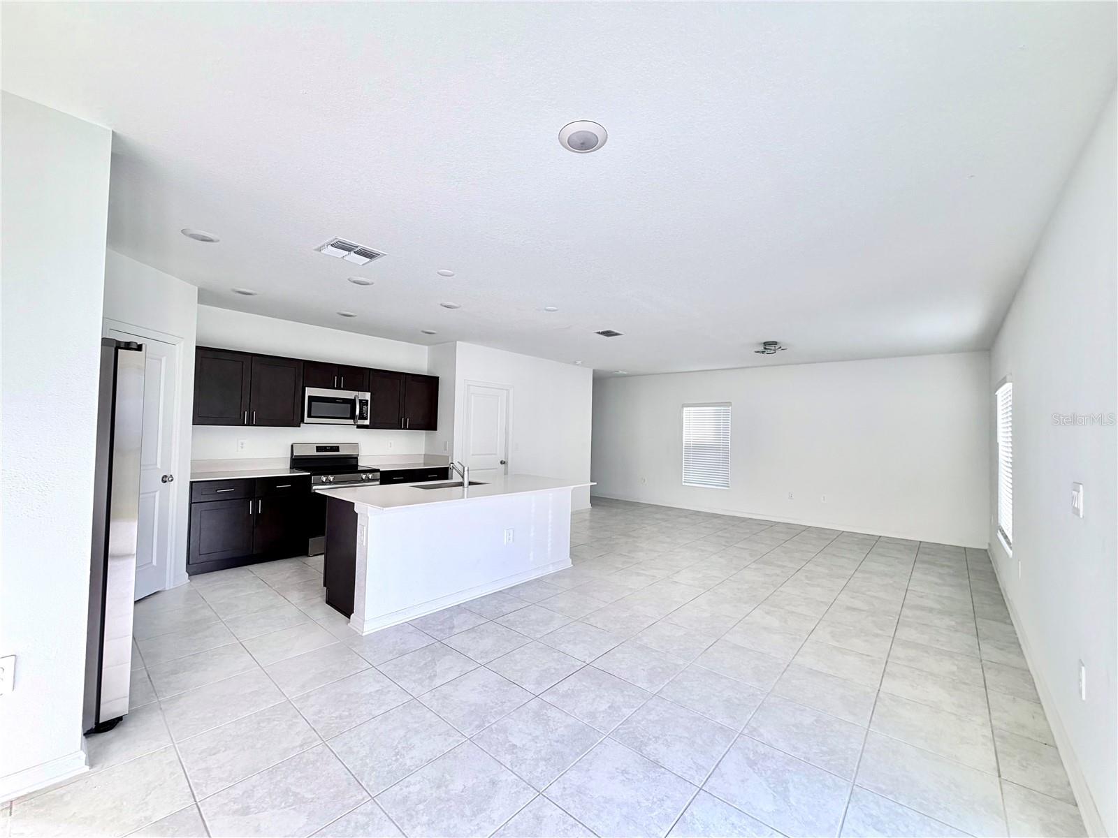 RANCHES/LK MCLEOD II - Residential Lease