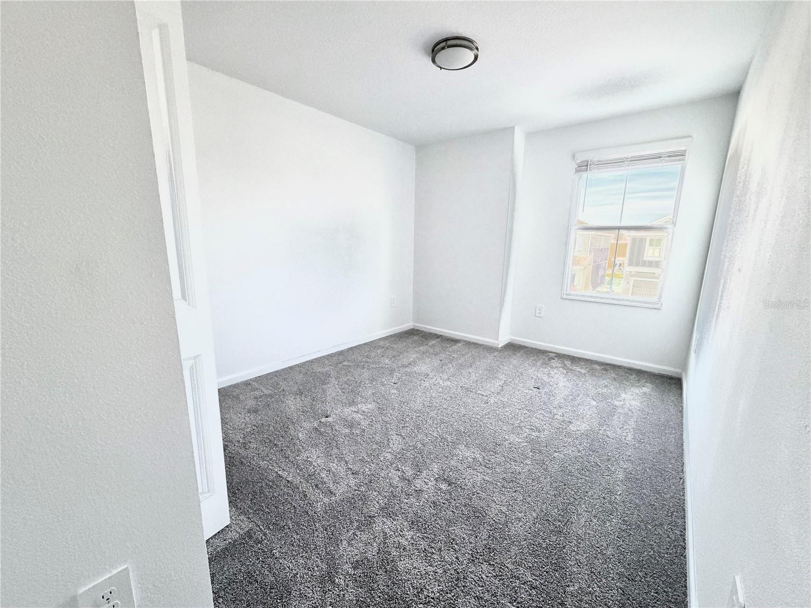 RANCHES/LK MCLEOD II - Residential Lease