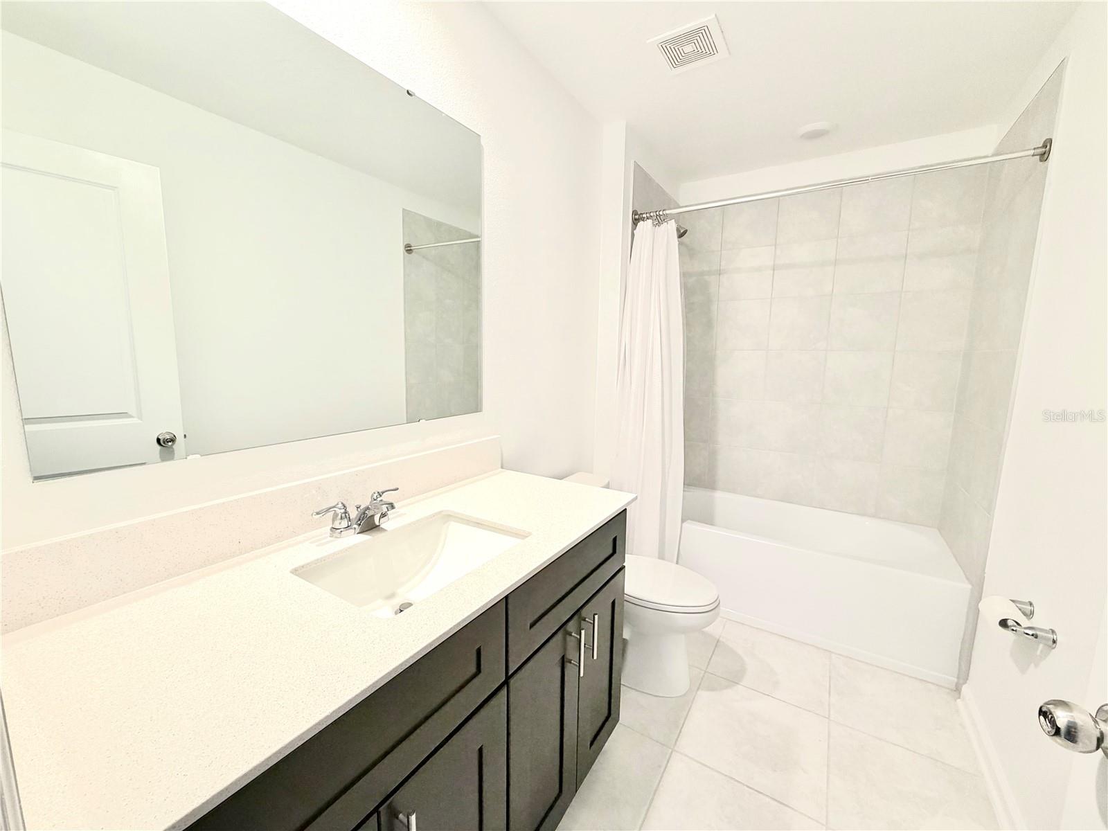 RANCHES/LK MCLEOD II - Residential Lease