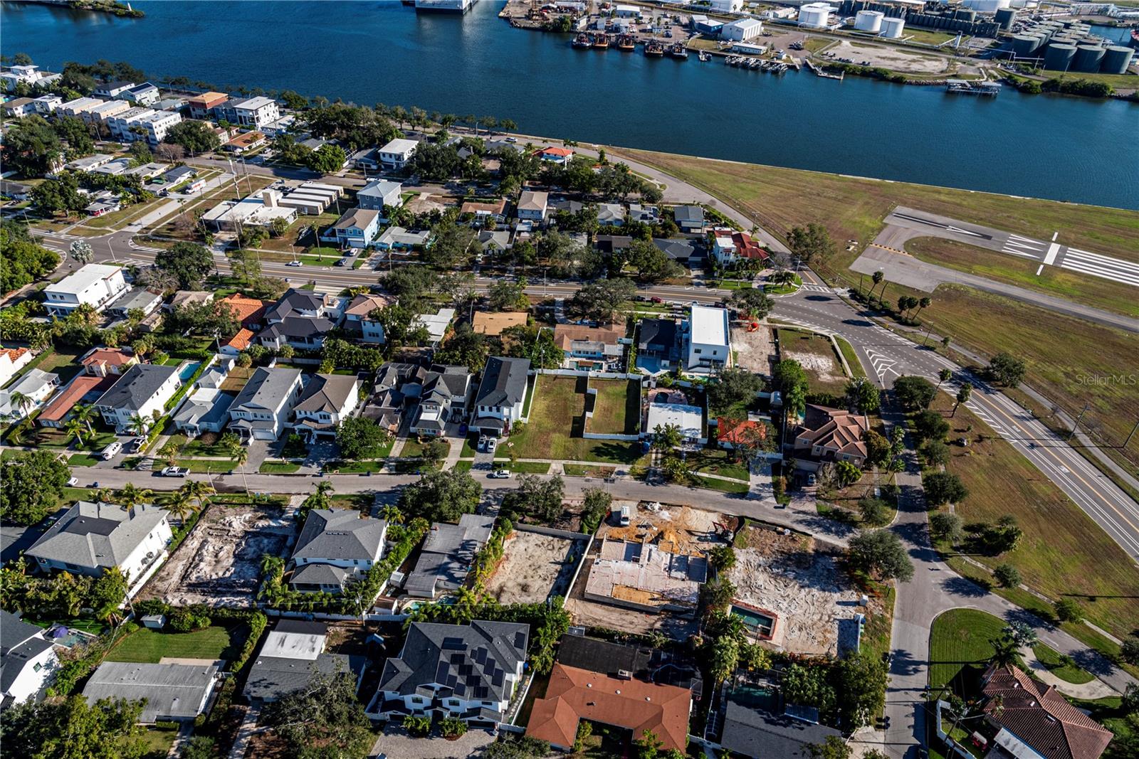 BYARS THOMPSON ADD DAVIS - Land