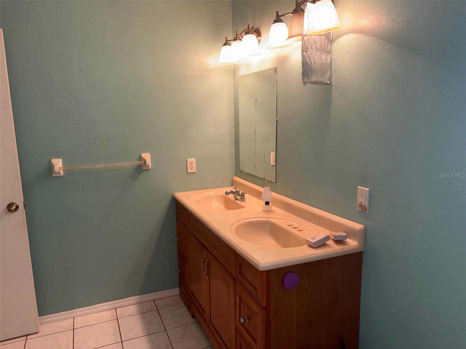 VENICE GROVES - Residential