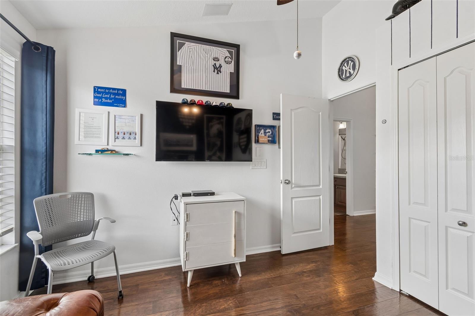 BAYSHORE TWNHS - Residential