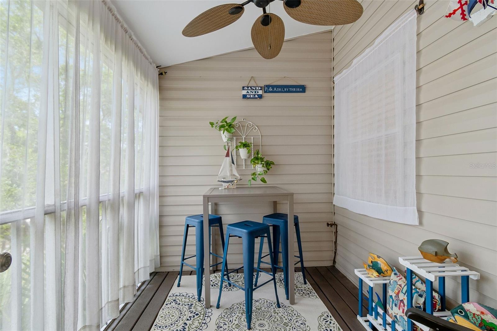 BAYSHORE TWNHS - Residential